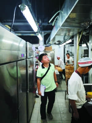 飯店抽風(fēng)機(jī)噪音大怎么處理？