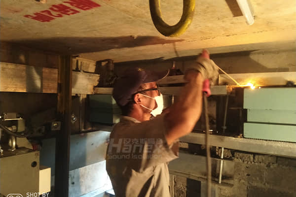 住戶室內(nèi)長期遭受電梯困擾，該如何解決？